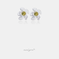 Clear flower-shaped stud earrings with a yellow faceted stone in the centre.
